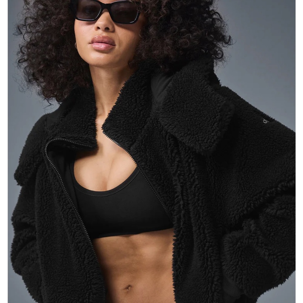 Women's Alo Black Fleece Foxy Jacket - Picture 2 of 10